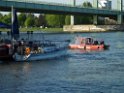 Motor Segelboot mit Motorschaden trieb gegen Alte Liebe bei Koeln Rodenkirchen P119